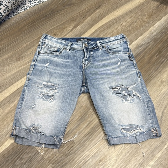 Silver jeans Suki Bermuda Distressed Denim Women Shorts size 27 - Picture 3 of 9
